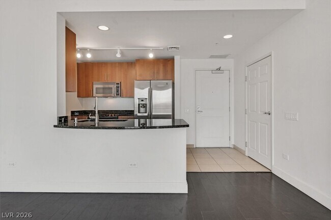 Building Photo - 200 W Sahara Ave