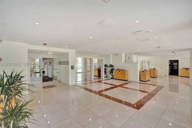 Building Photo - 10350 W Bay Harbor Dr