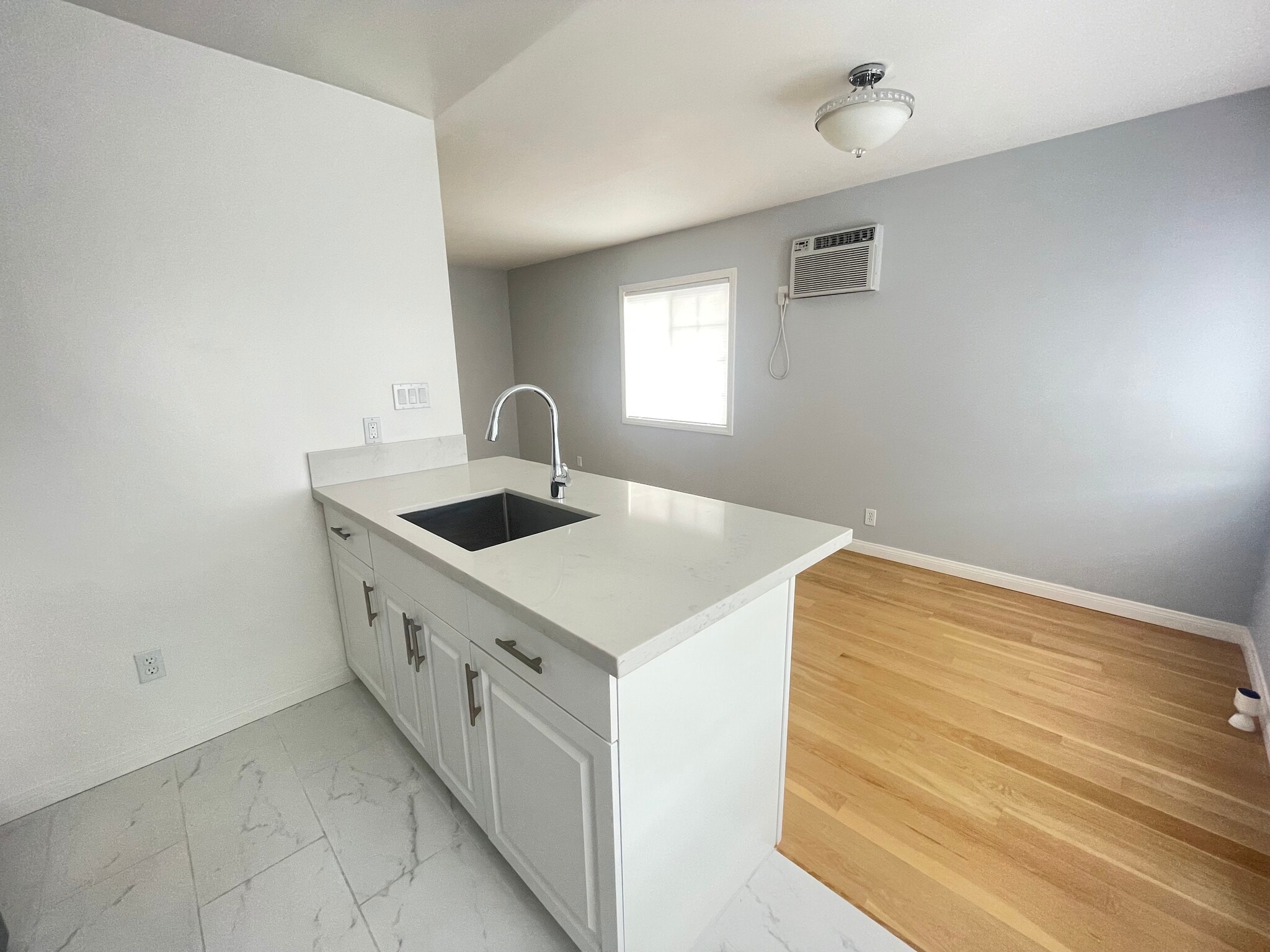 Building Photo - 1534 N Ave 47