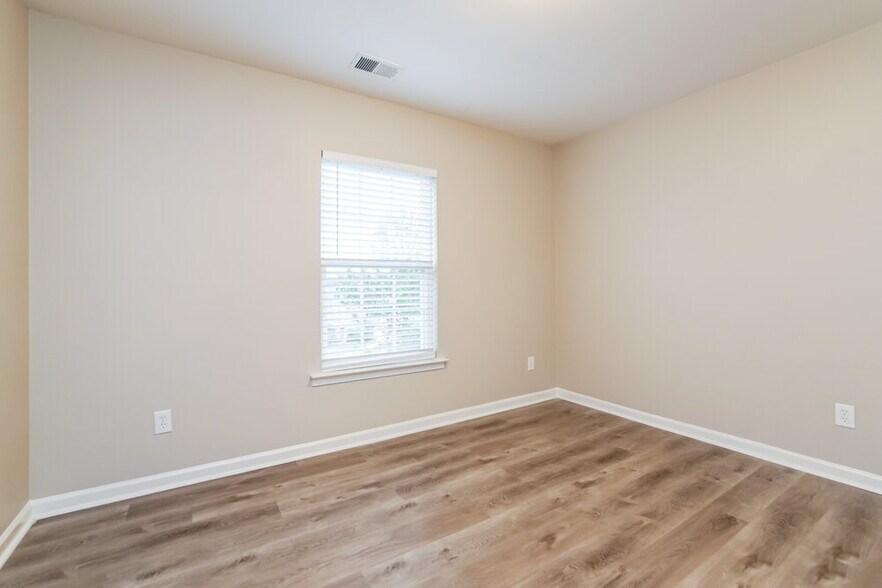 Building Photo - 3651 Marshlane Way