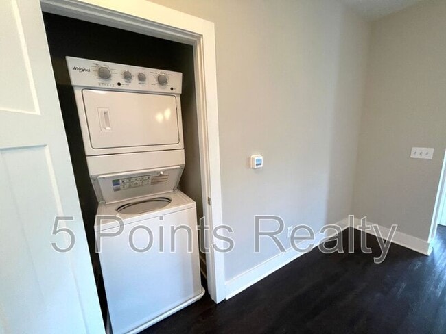 Building Photo - 934 Governor's Ct.