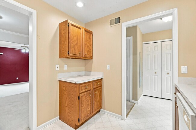 Building Photo - 5141 Buckingham Pl Dr