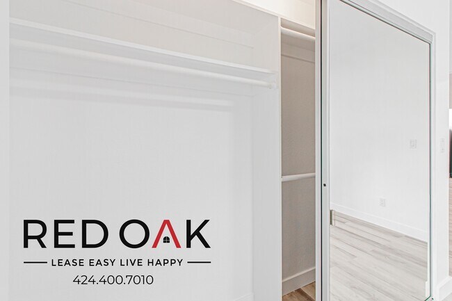 Building Photo - 901 S Ardmore Ave