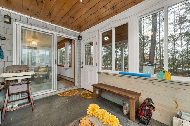 Building Photo - 6 Abbott Ln