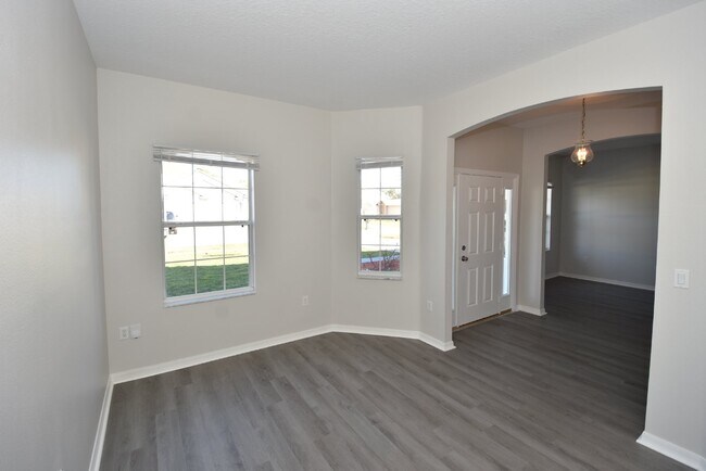 Building Photo - 4 bed, 2 bath located in Matanzas Woods su...