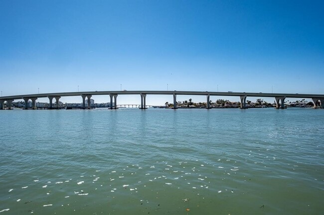 Building Photo - 590 Belle Point Dr