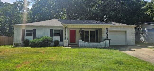 Building Photo - 2117 N Briarwood Ln