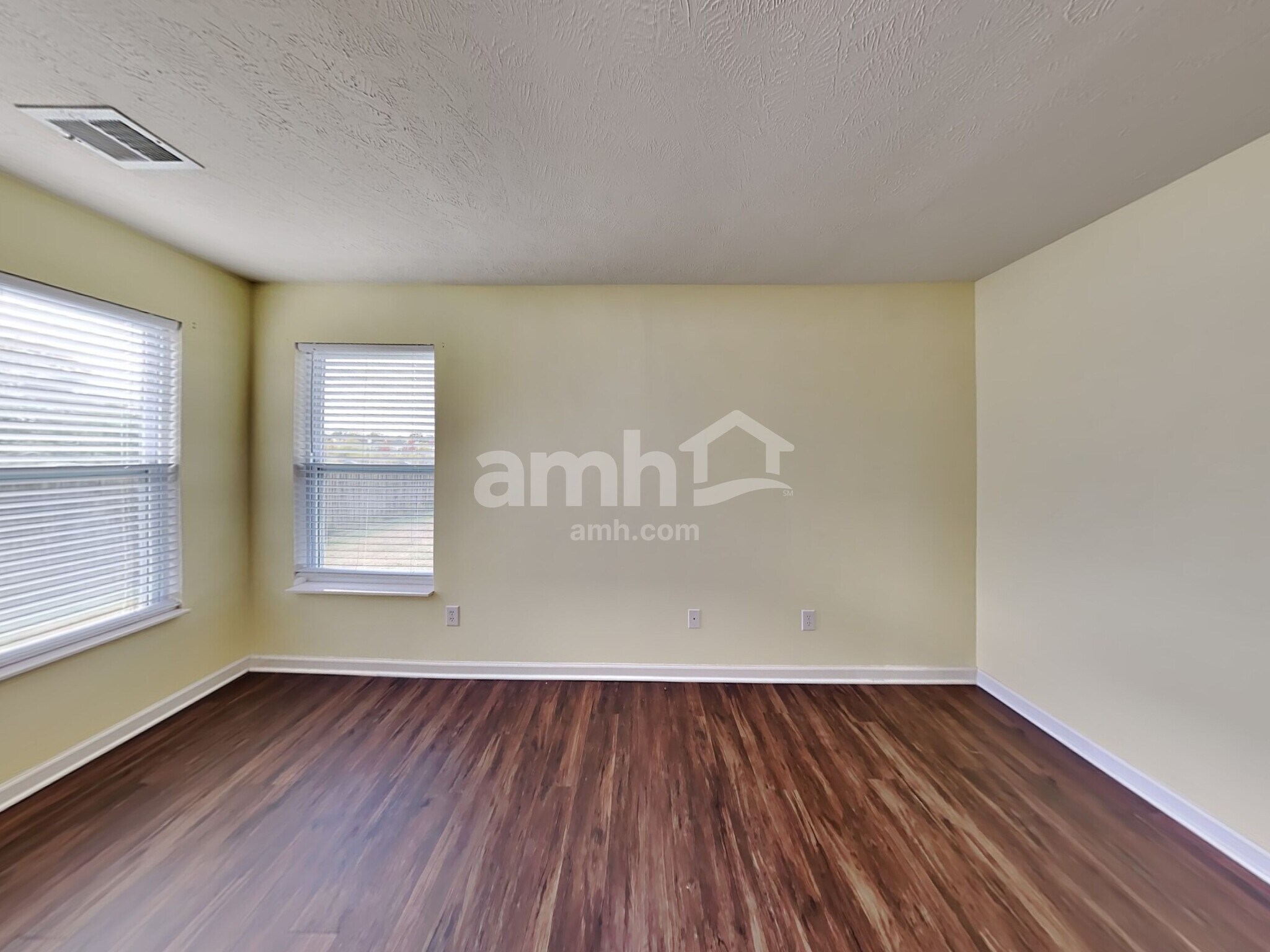 Building Photo - 4179 Longfellow Dr