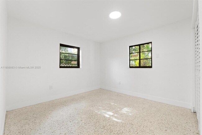 Building Photo - 2442 SW 3rd St