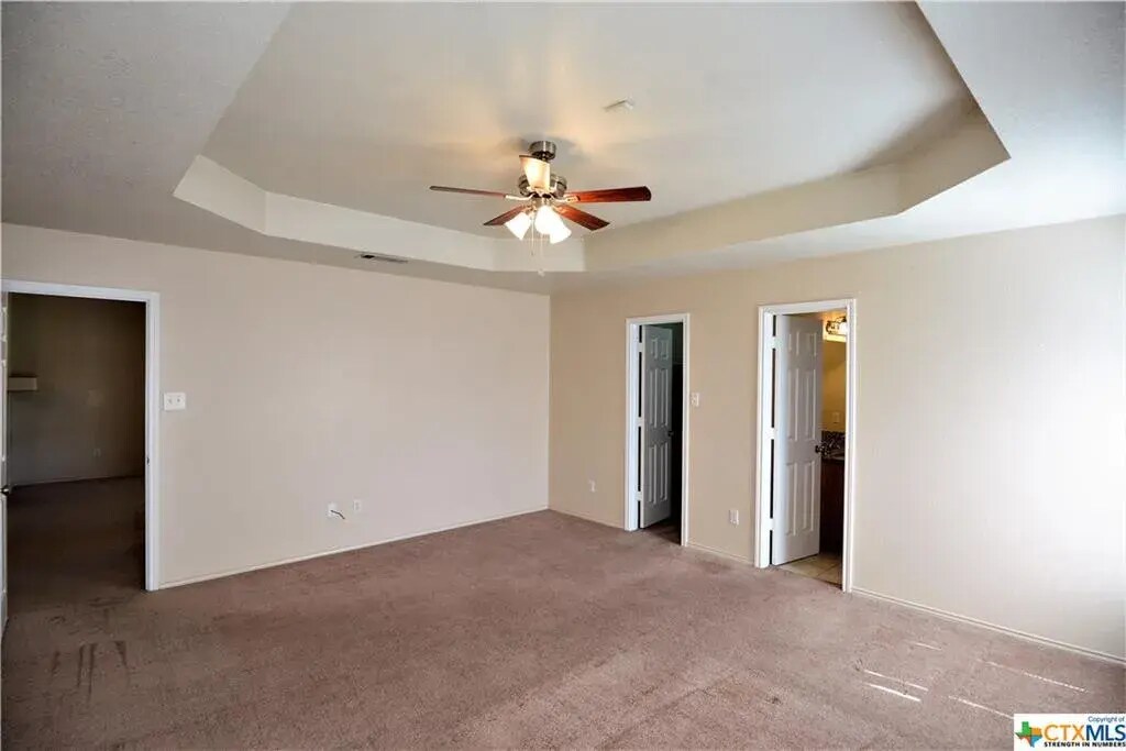Building Photo - 2807 Diaz Dr
