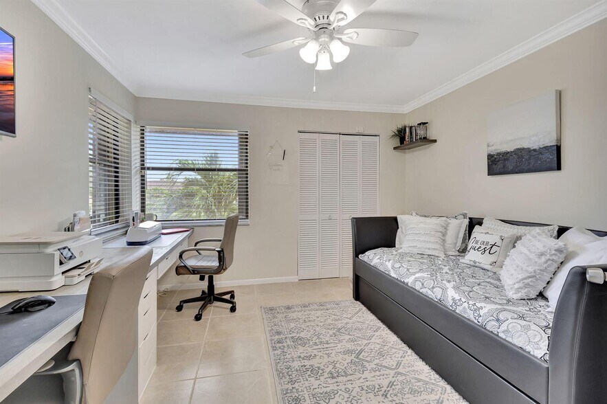 Building Photo - 4693 Lucerne Lakes Blvd E