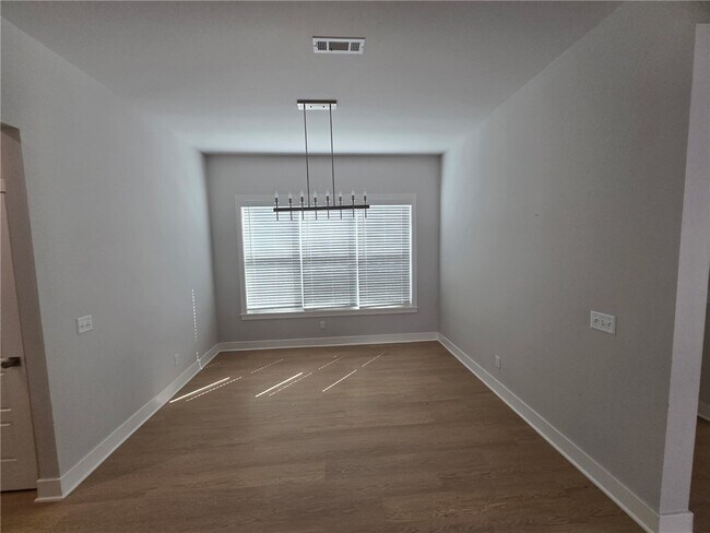 Building Photo - 6203 SW Luster Rd