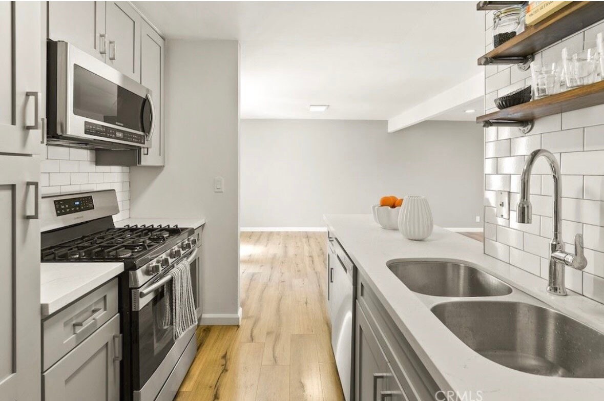 Building Photo - 18620 Hatteras St