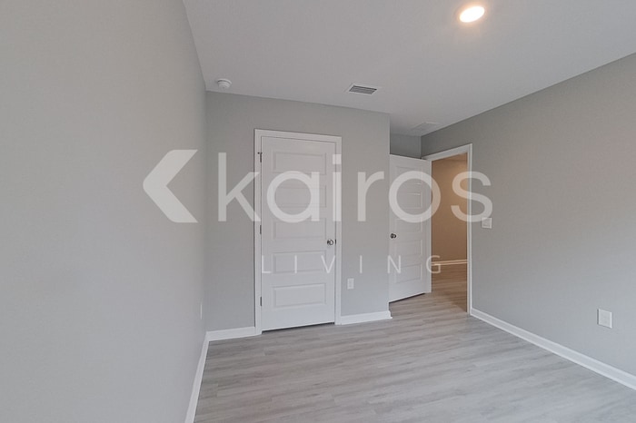 Building Photo - 241 Monarch Ln