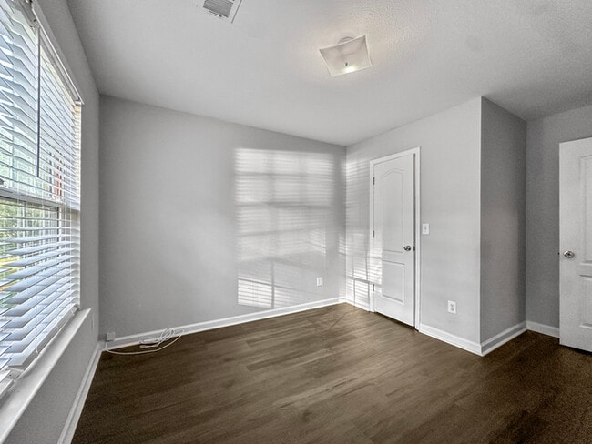 Building Photo - Beautiful Townhome for Lease in Covington