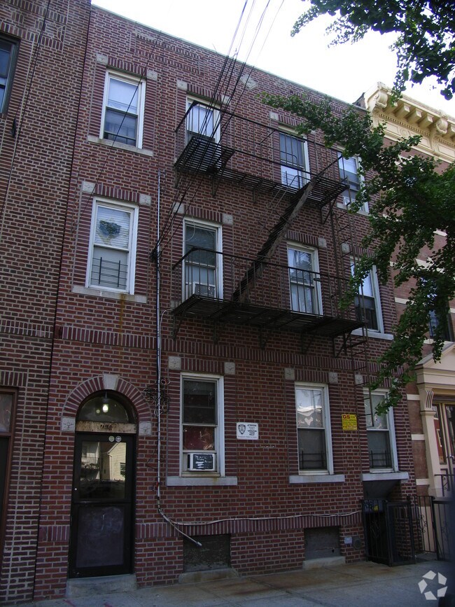 Building Photo - 1714 White Plains Rd