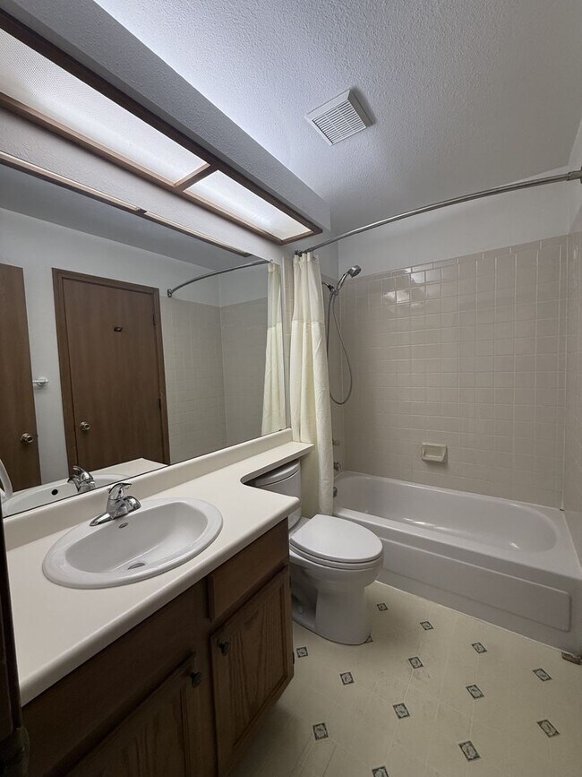 Building Photo - 3 Bedroom House on Quiet Cul-de-sac in Broomfield
