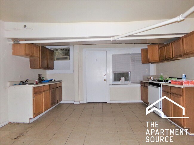 Building Photo - 6574 N Lakewood Ave