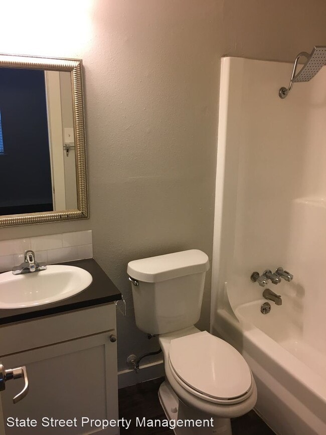 Building Photo - 1131 Hollow Creek Dr