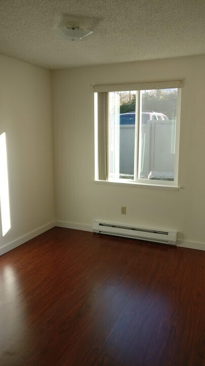Building Photo - "Beautiful Remodeled 3 bed 1 bath in downtown Port Angeles!"