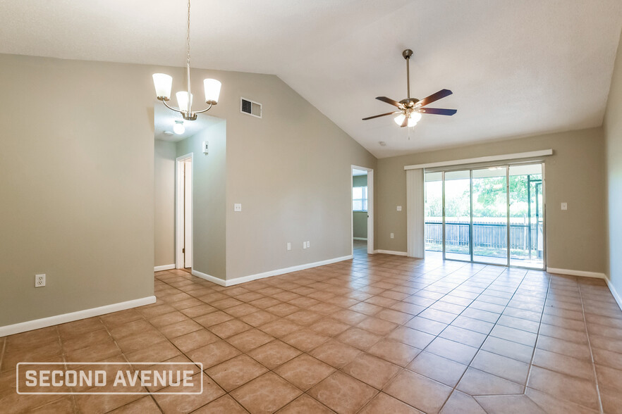 Building Photo - 10532 Wyndcliff Dr