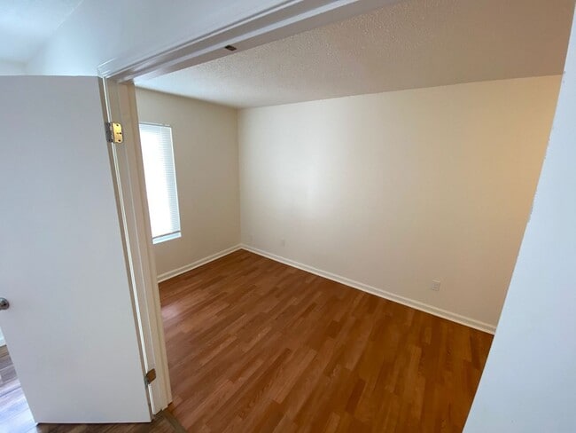 Building Photo - Remodeled 3 Bedroom 1 Bath Plus Single Car Garage