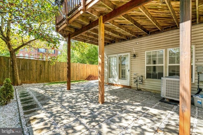 Building Photo - 8535 Wyngate Manor Ct