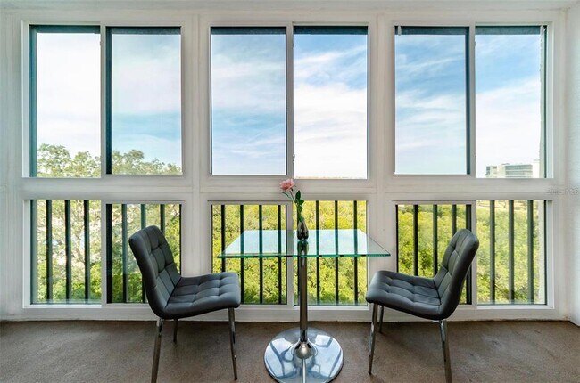 Building Photo - 900 Cove Cay Dr