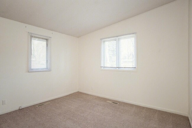 Building Photo - 500 Eldora Ln