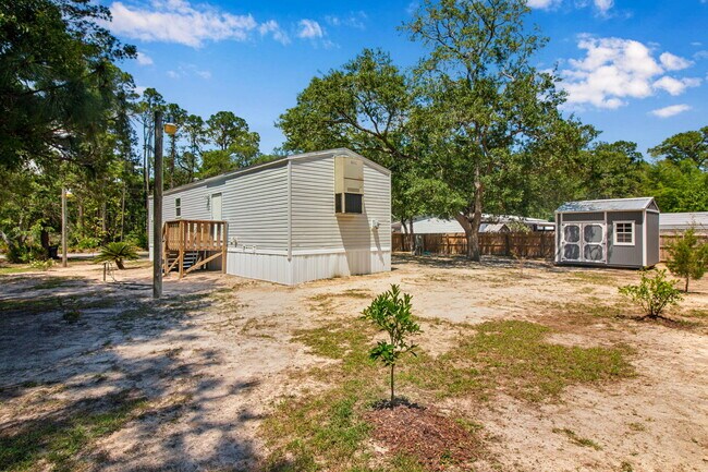 Building Photo - 396 Peachtree Cir