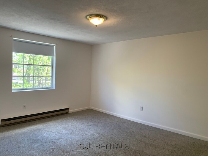 Building Photo - 1 Viking Ct