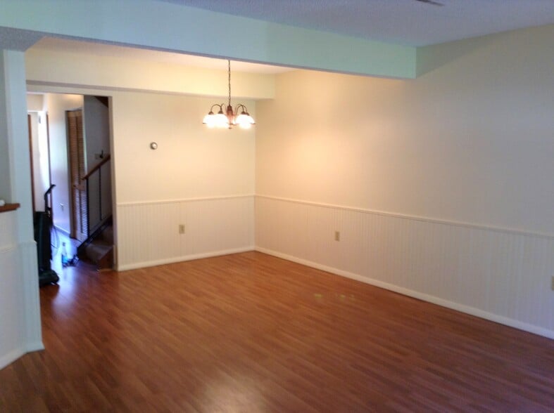 Building Photo - 38 Whispering Pines Rd