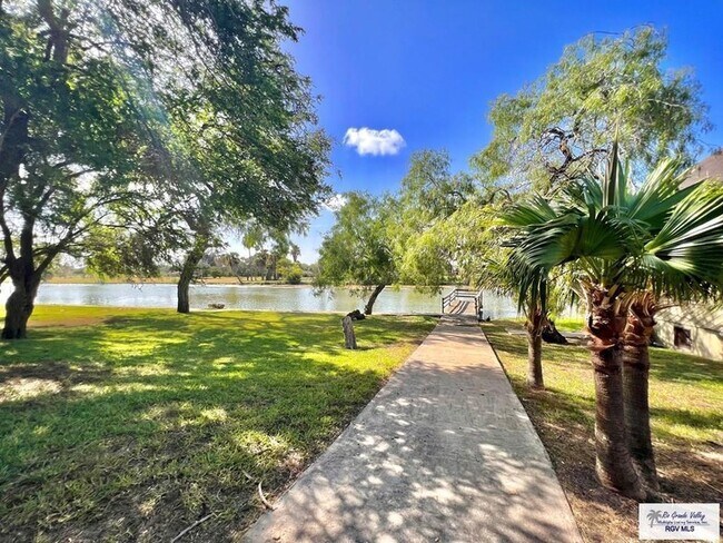 Building Photo - 6744 Central Blvd