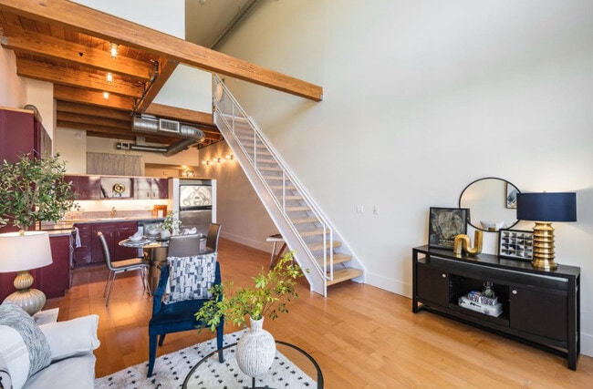 Building Photo - 333 Santana Row