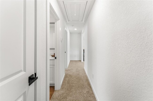 Building Photo - 1828 Walnut Grv Bnd