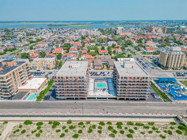 Building Photo - 230 W Broadway