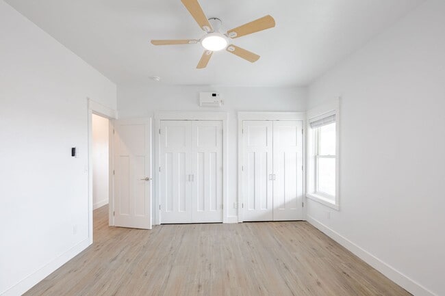 Building Photo - L2422OY