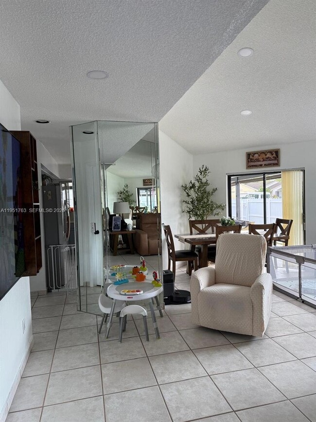 Building Photo - 1041 SW 111th Ave