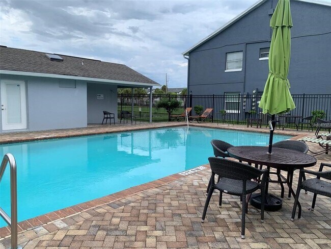 Building Photo - 4214 Pershing Pointe Pl