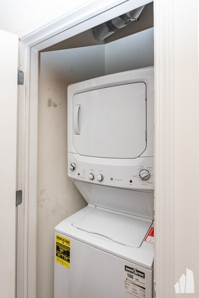 Building Photo - 1464 S Michigan Ave