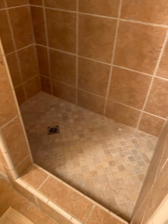 Building Photo - Studio