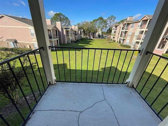 Building Photo - 2550 N Alafaya Trail