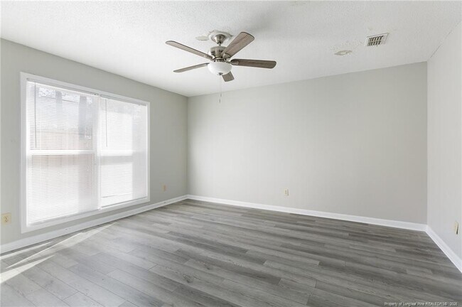 Building Photo - 613 Mosswood Ln
