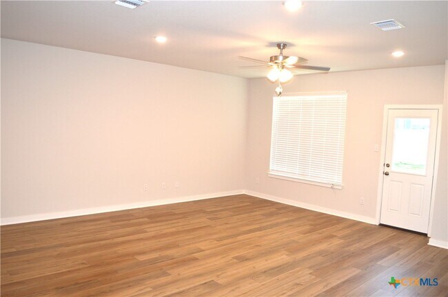 Building Photo - 1911 Meridian Lp