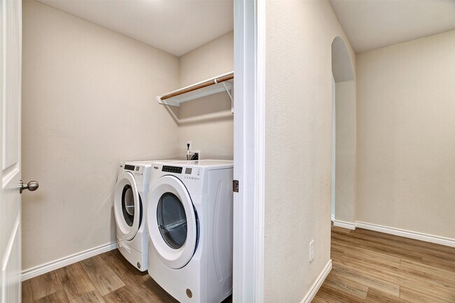 Building Photo - 1006 Fannin St