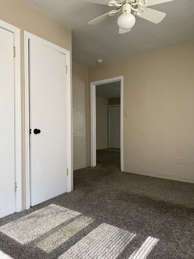 Building Photo - 818w.21s