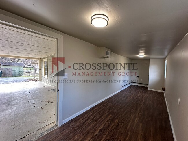Building Photo - Available Now! 2 Bedroom 1 Bath Across fro...