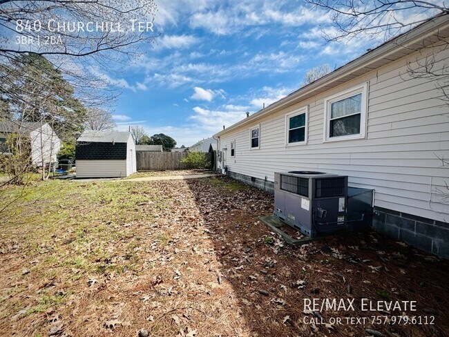 Building Photo - 840 Churchill Terrace