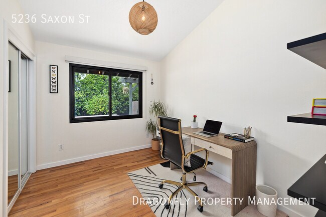 Building Photo - 5236 Saxon St