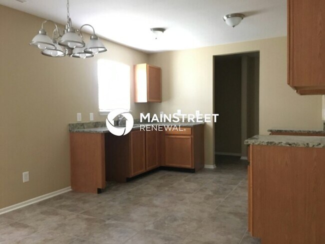 Building Photo - 4 Bedroom Pet-Friendly Home in Indianapoli...